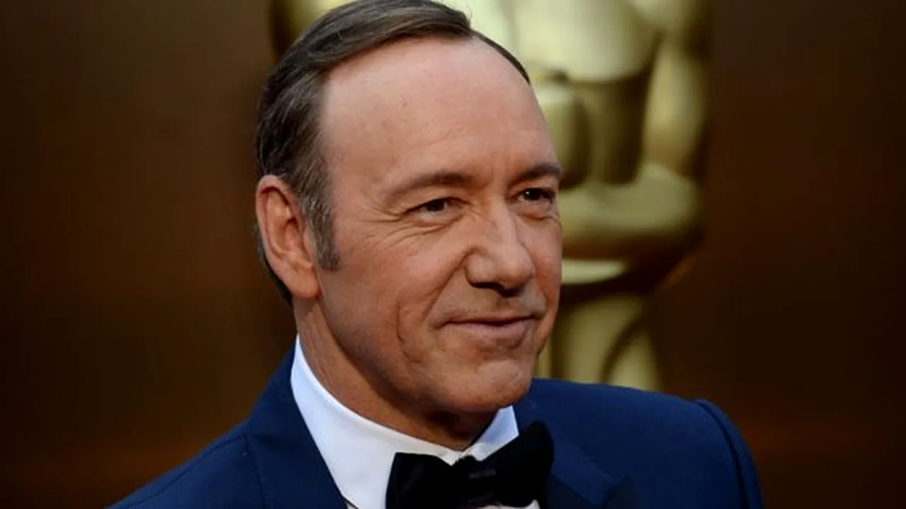 Kevin Spacey reacţionează după ce a fost pus sub acuzare pentru hărţuirea sexuală a unui tânăr | VIDEO