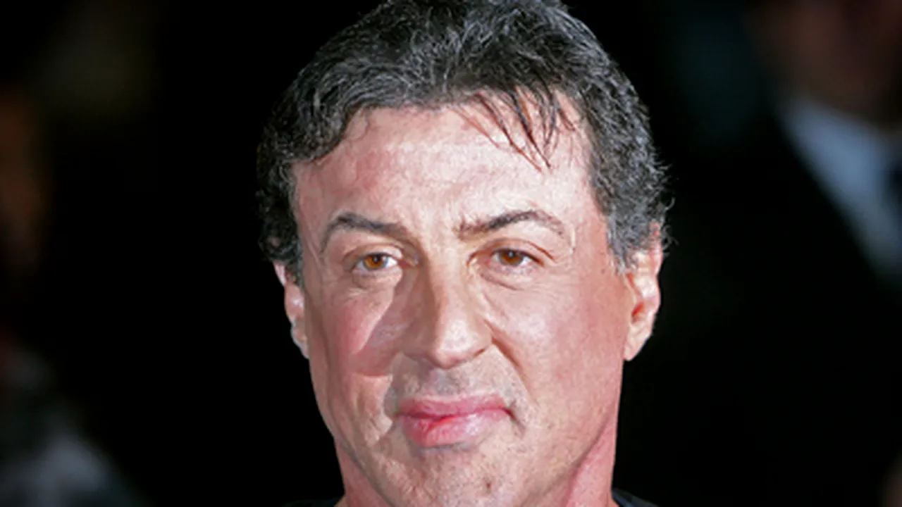 Sylvester Stallone promovează un brand de vodkă
