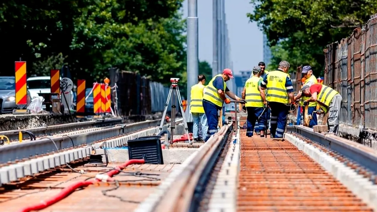 Nicuşor Dan: Am semnat contractul pentru reabilitarea a încă 18 km de linii de tramvai