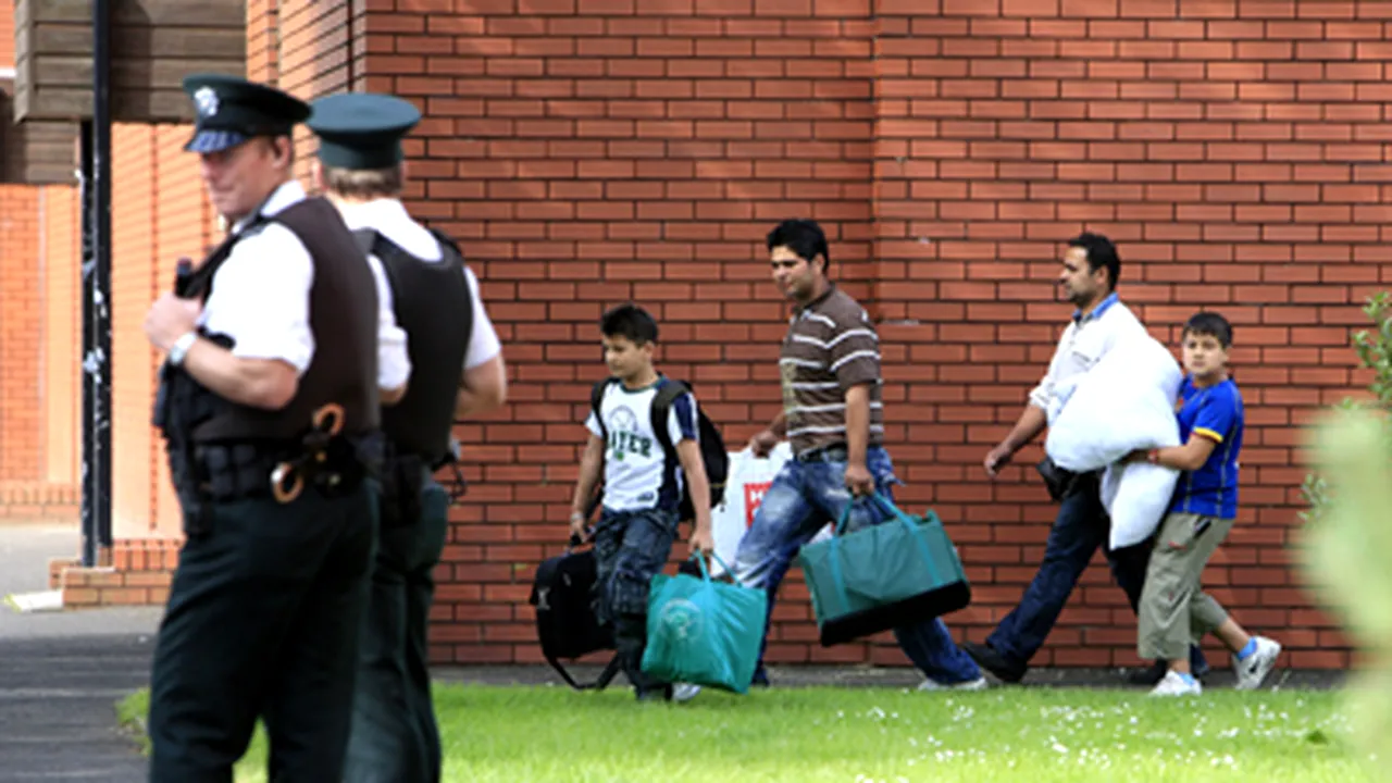 Peste 70 de romi din Belfast se întorc vineri în România