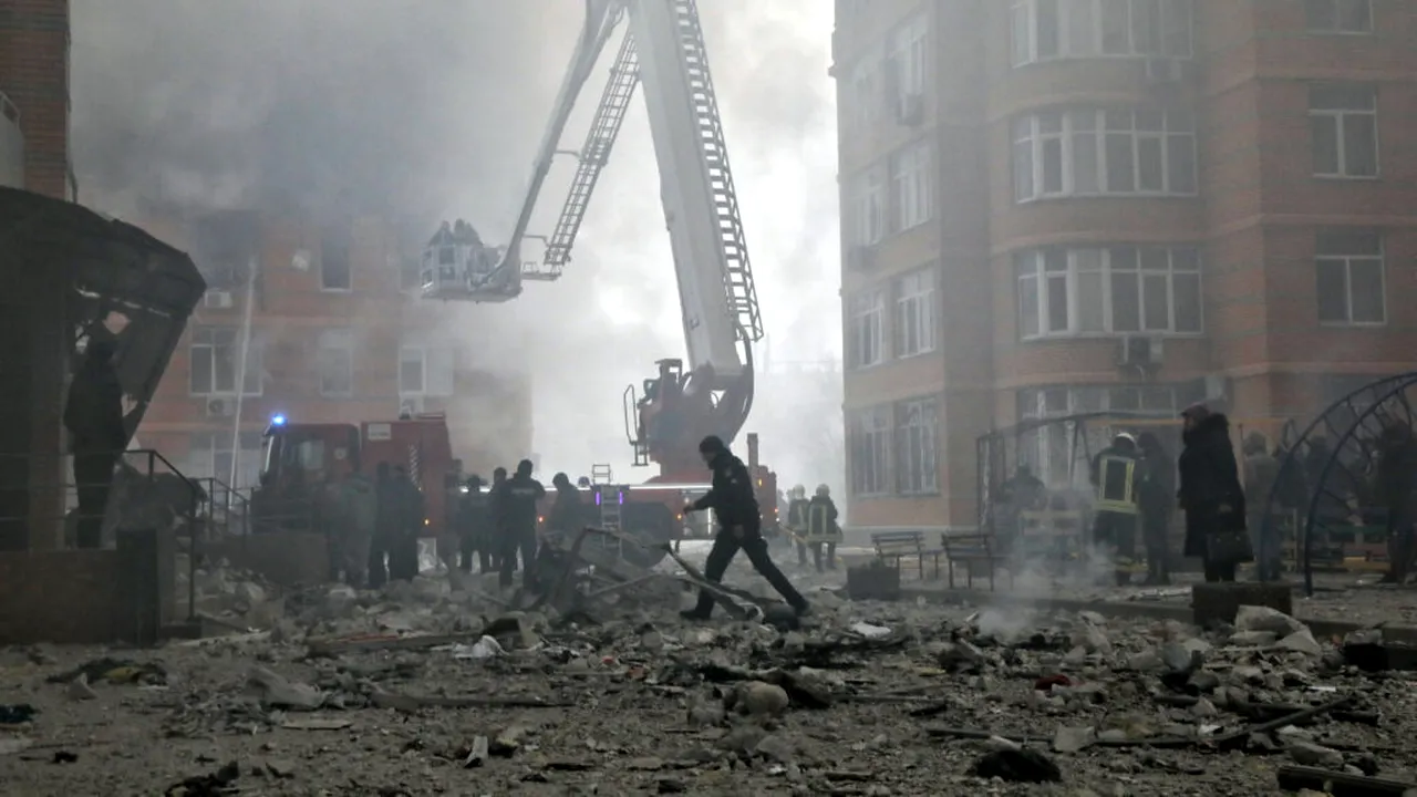 Mai multe incendii au izbucnit la Odesa în urma unui atac nocturn declanşat de ruşi