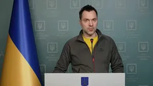Fostul consilier controversat al lui Zelenski, vizat de un mandat de arestare emis de Rusia