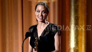 Actriţa Angelina Jolie a primit un Oscar onorific