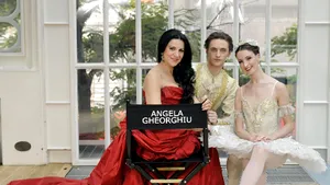 Angela Gheorghiu poartă o rochie Vivienne Westwood, pentru opera 