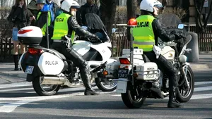 Un pachet suspect a explodat în faţa unui autobuz în Polonia