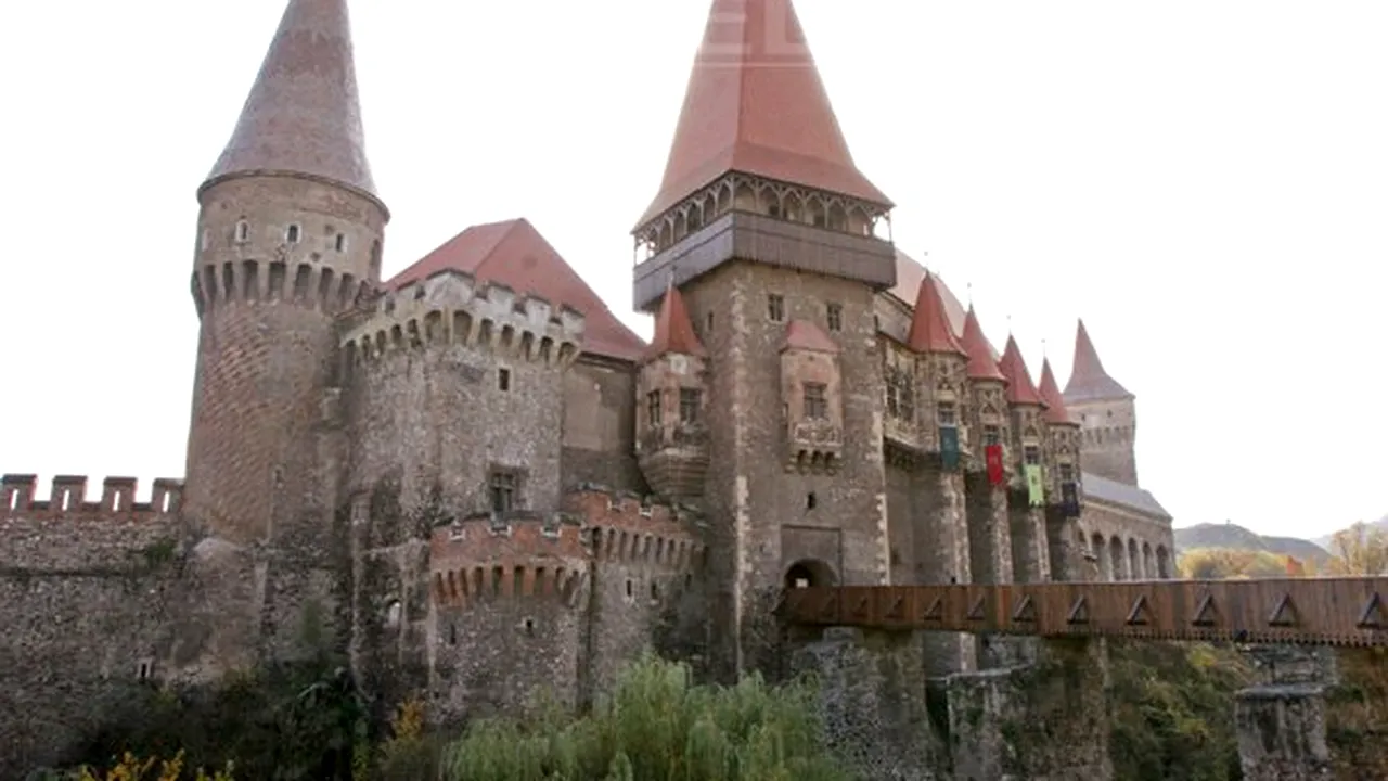 Un sistem de monitorizare video performant va implementat după jaful de la Castelul Corvinilor