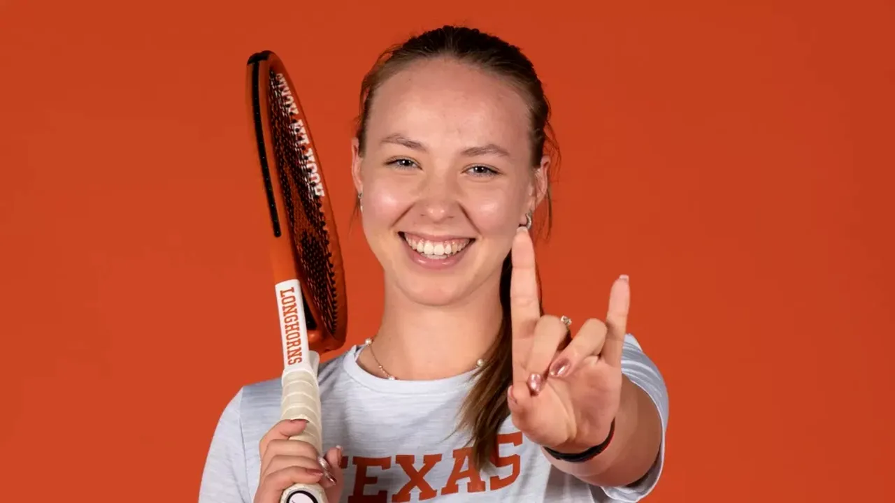 Tenis. Carmen Andreea Herea ajunge în semifinalele turneului WTA 125 de la Austin