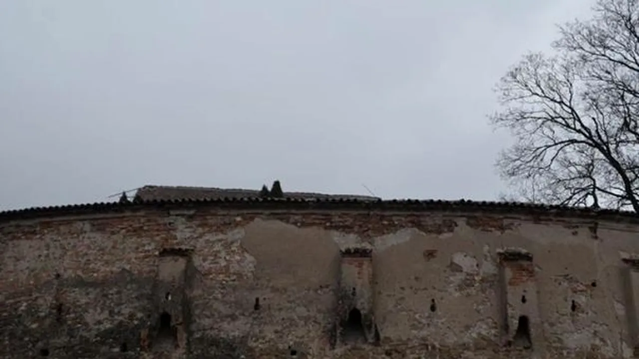 Braşov: Biserica Evanghelică este în căutarea unui constructor care să intervină la Rotbav