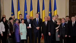 Ana Blandiana şi Octav Bjoza, decoraţi de Iohannis: Vă chem să fiţi alături de mine / Reacţia scriitoarei: „Ultimii noştri 30 de ani nu au fost nişte ani liberi”