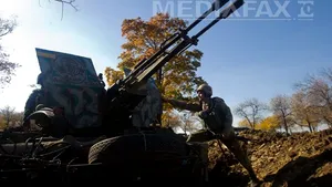 ANALIZĂ: Ucraina intră în campanie electorală, în timp ce luptele din estul ţării continuă