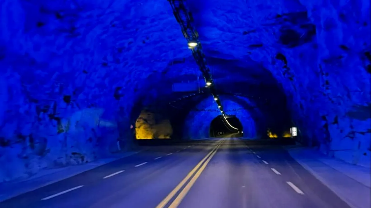 Cel mai lung tunel rutier din lume a devenit o atracție turistică majoră. Accesul este gratuit