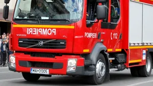 Trei incendii simultane în Galaţi. Autorităţile spun că incendiile au fost provocate intenţionat