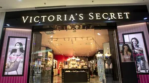Magazine Victoria’s Secret, închise definitiv. Oficialii companiei avertizează că acesta e doar începutul