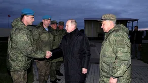 Rusia pune capăt retragerii civililor înaintea bătăliei de la Herson / Şoigu a anunţat că au fost mobilizaţi cei 300.000 de rezervişti necesari