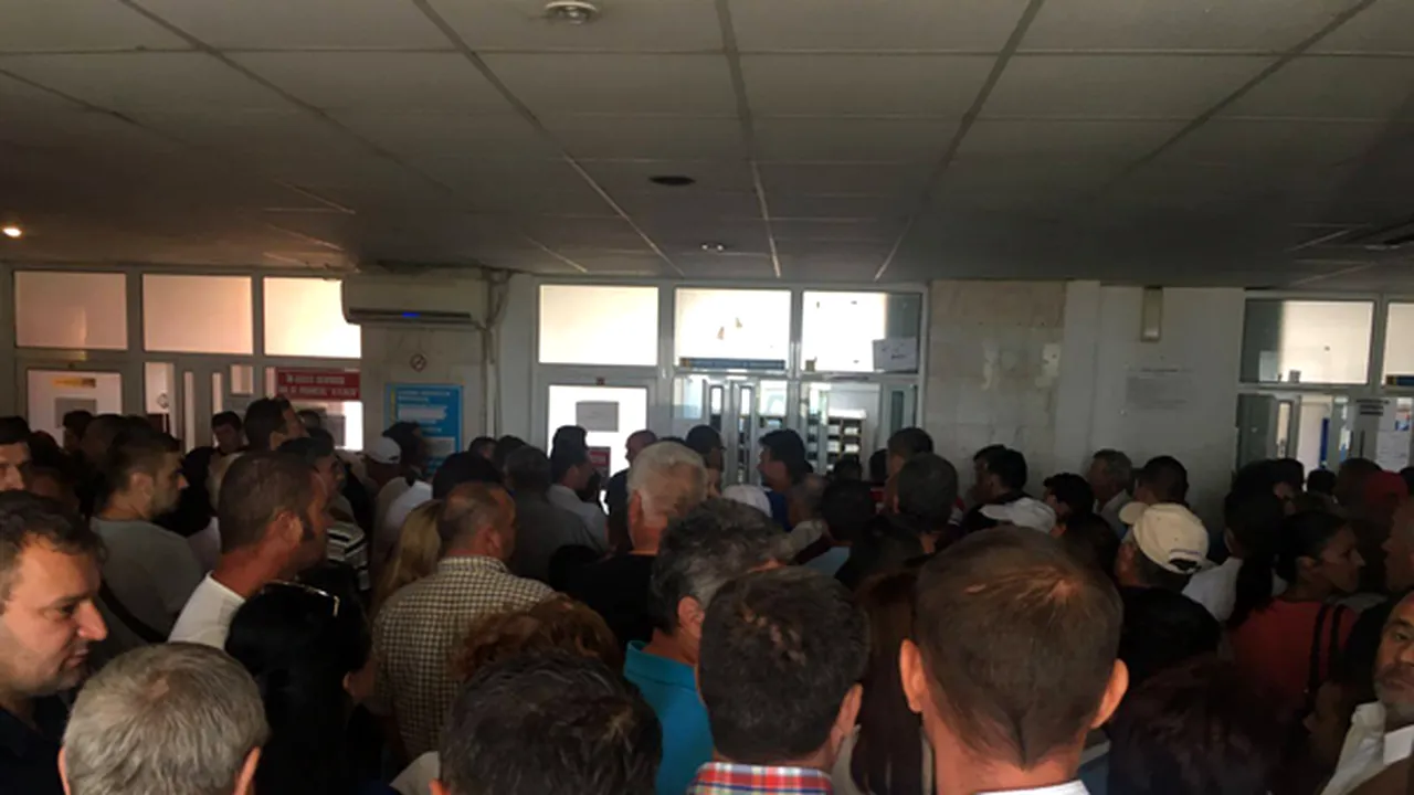 Doi angajaţi ai Serviciului Permise, sancţionaţi cu o mustrare scrisă pentru favorizarea lui Călin Popescu Tăriceanu
