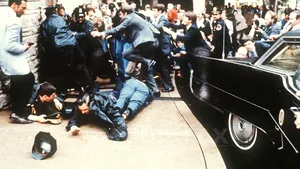 Decesul fostului secretar de presă al Casei Albe, James Brady, provocat de rănile suferite în tentativa de asasinat ce l-a vizat pe Reagan