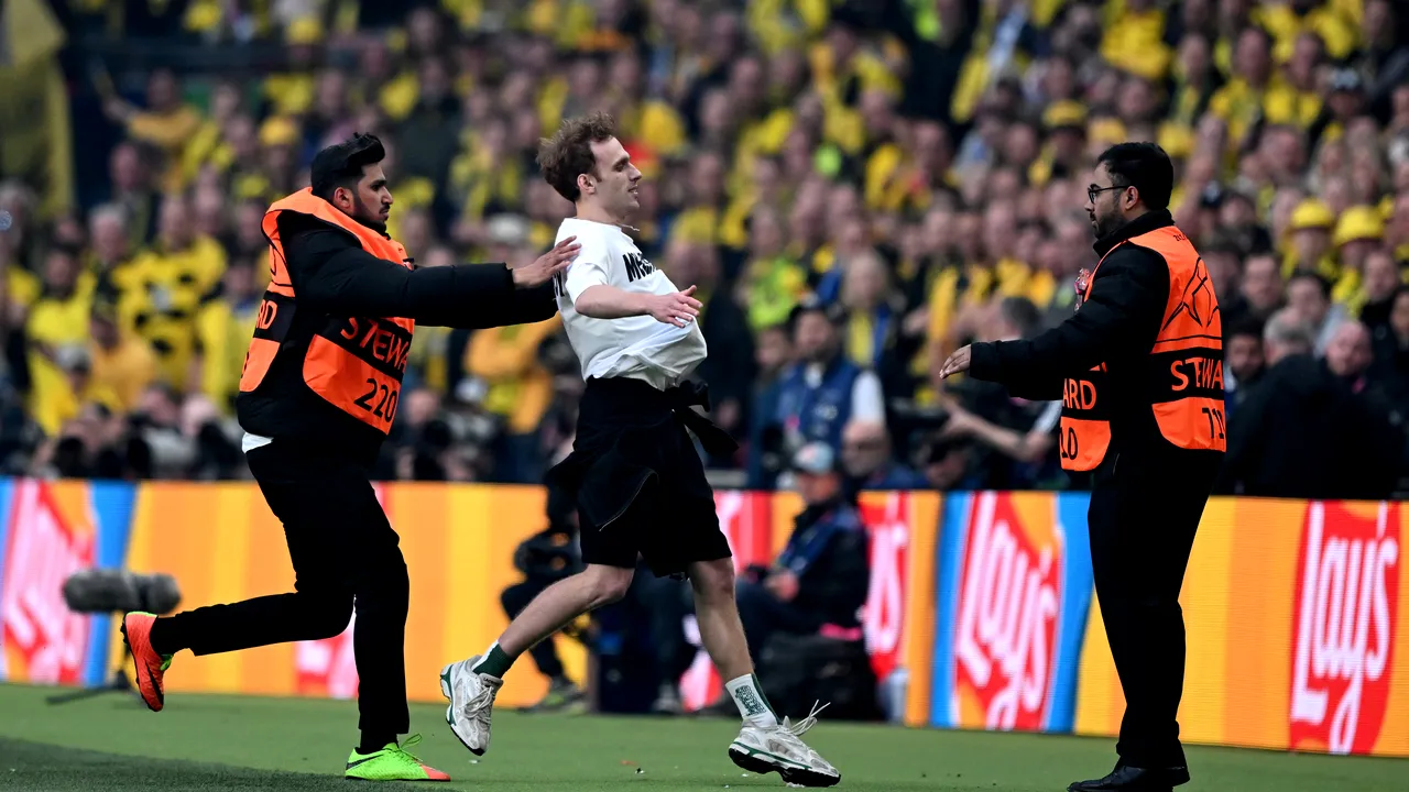 UEFA a stabilit un plafon la preţurile biletelor pentru meciurile din deplasare în cupele europene
