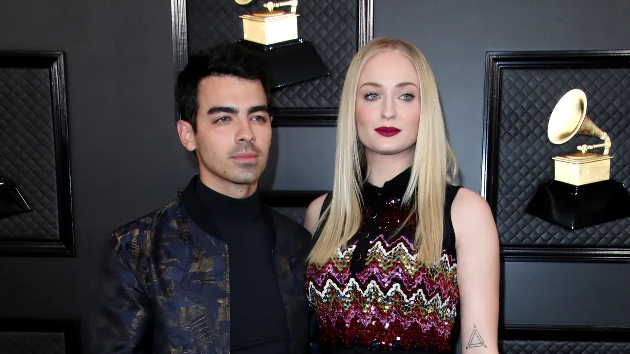 Sophie Turner şi Joe Jonas au devenit părinţi. Celebra actriţă din „Game of Thrones” a născut o fetiţă