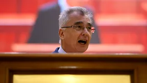 Petrișor Peiu: Ei vor să dea investitorilor străini minoritari drepturi pe care statul român nu le are