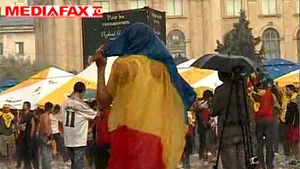Emoţii şi ploaie pentru suporterii bucureşteni