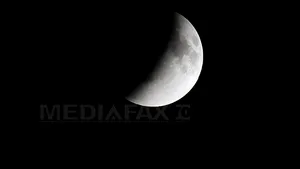 Luna s-a născut dintr-o coliziune dintre Terra şi un corp celest