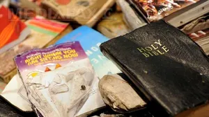 Occupy Wall Street: Mii de cărţi distruse în timpul evacuării taberei din New York