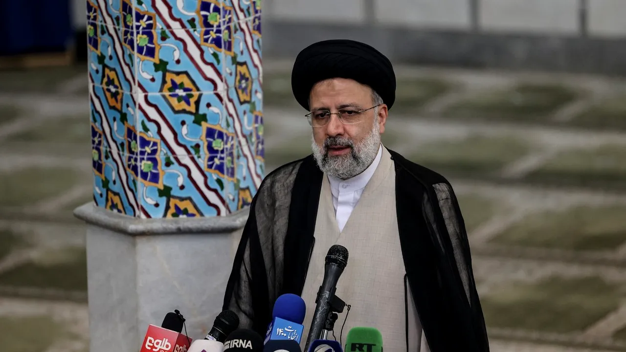 Iranul nu va declanşa un război, dar le va răspunde ferm agresorilor, afirmă preşedintele Raisi