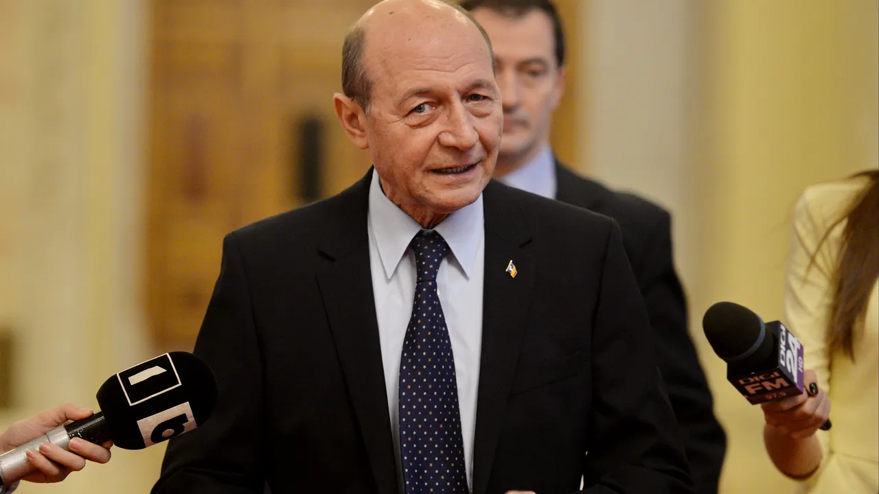 Băsescu: Insinuarea lui Ghiţă, odioasă. Eu i-am chemat pe şefii serviciilor. Maior m-a minţit doar de vreo trei ori/ Nu am primit informări despre ilegalităţile lui Ghiţă. A trecut de la amor ghebos la ură