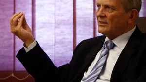 Stolojan: Rămân fidel Partidului Democrat Liberal