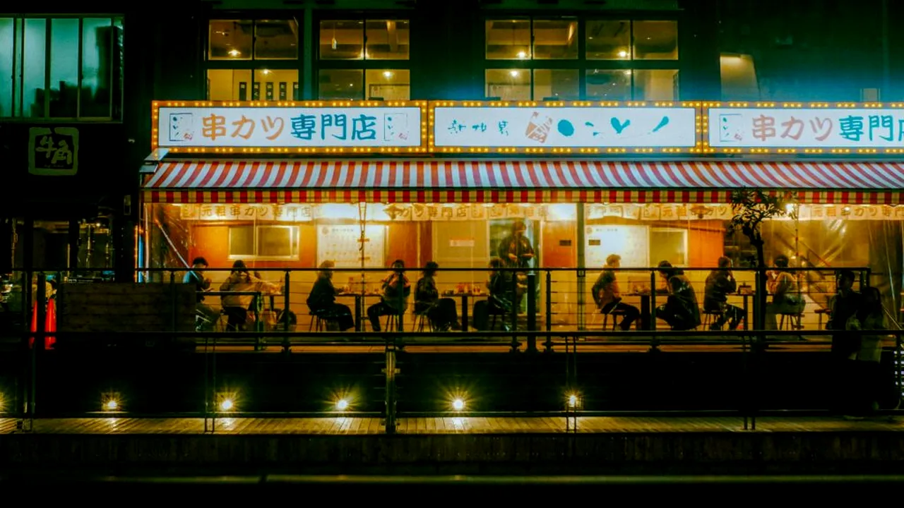 Un obicei al turiștilor creează confuzie în Japonia. Noua cultură care îi ofensează pe localnici și obligă restaurantele să găsească soluții