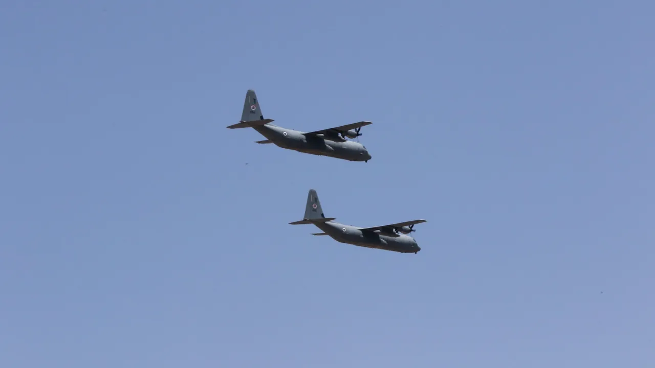 Avioane militare israeliene au bombardat poziţii Hamas din Fâşia Gaza. Acţiunea, reacţie la trimiterea de către protestatari palestinieni a unor dispozitive de zbor de tip 