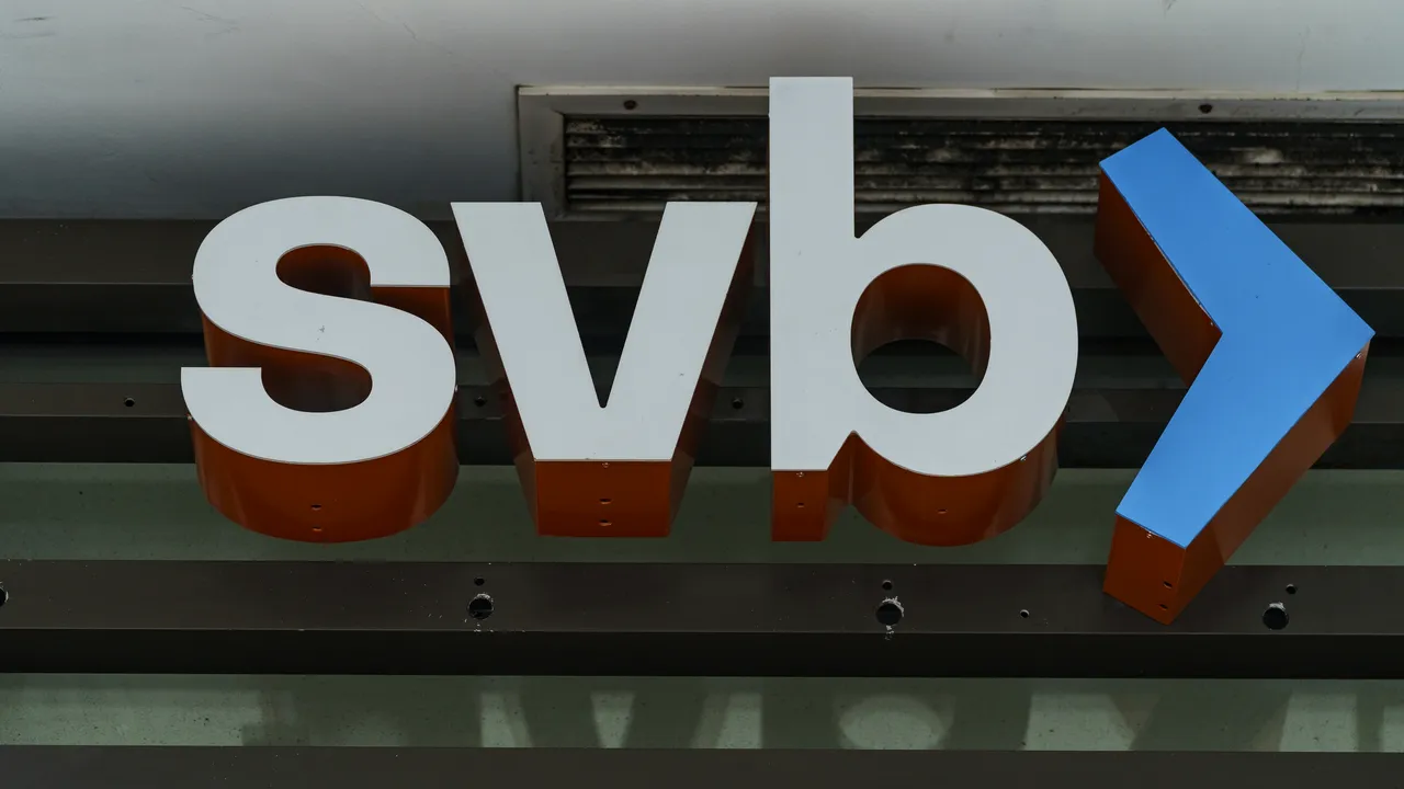 Cum a ajuns celebrul gigant Silicon Valley Bank să se prăbuşească de fapt