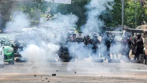Lovitura de stat din Myanmar: Armata a instituit legea marţială în mai multe zone. Zeci de protestari au fost ucişi în manifestaţiile din weekend