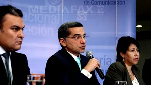 Ecuadorul renunţă la acordul vamal cu SUA, în contextul cazului Snowden: 