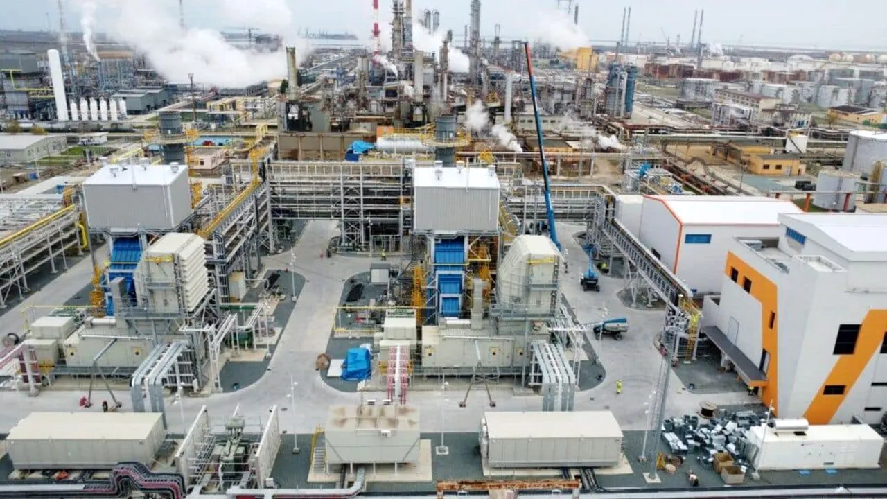 Burduja: Centrala care asigură autonomie energetică rafinăriei Petromidia a fost finalizată