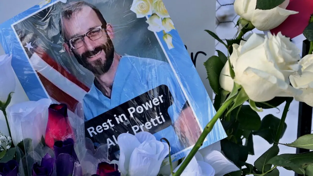 Raport preliminar: Doi ofițeri au tras în timpul confruntării fatale cu Alex Pretti, la Minneapolis