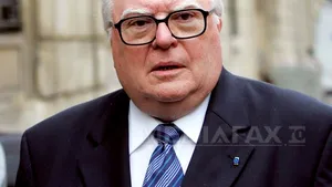 Fostul premier francez socialist Pierre Mauroy a murit