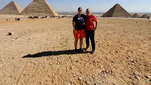 Două poliţiste şi-au luat concediu 1 an pentru a călători. „Pandemia ne-a încurcat planurile şi am ajuns în Africa”