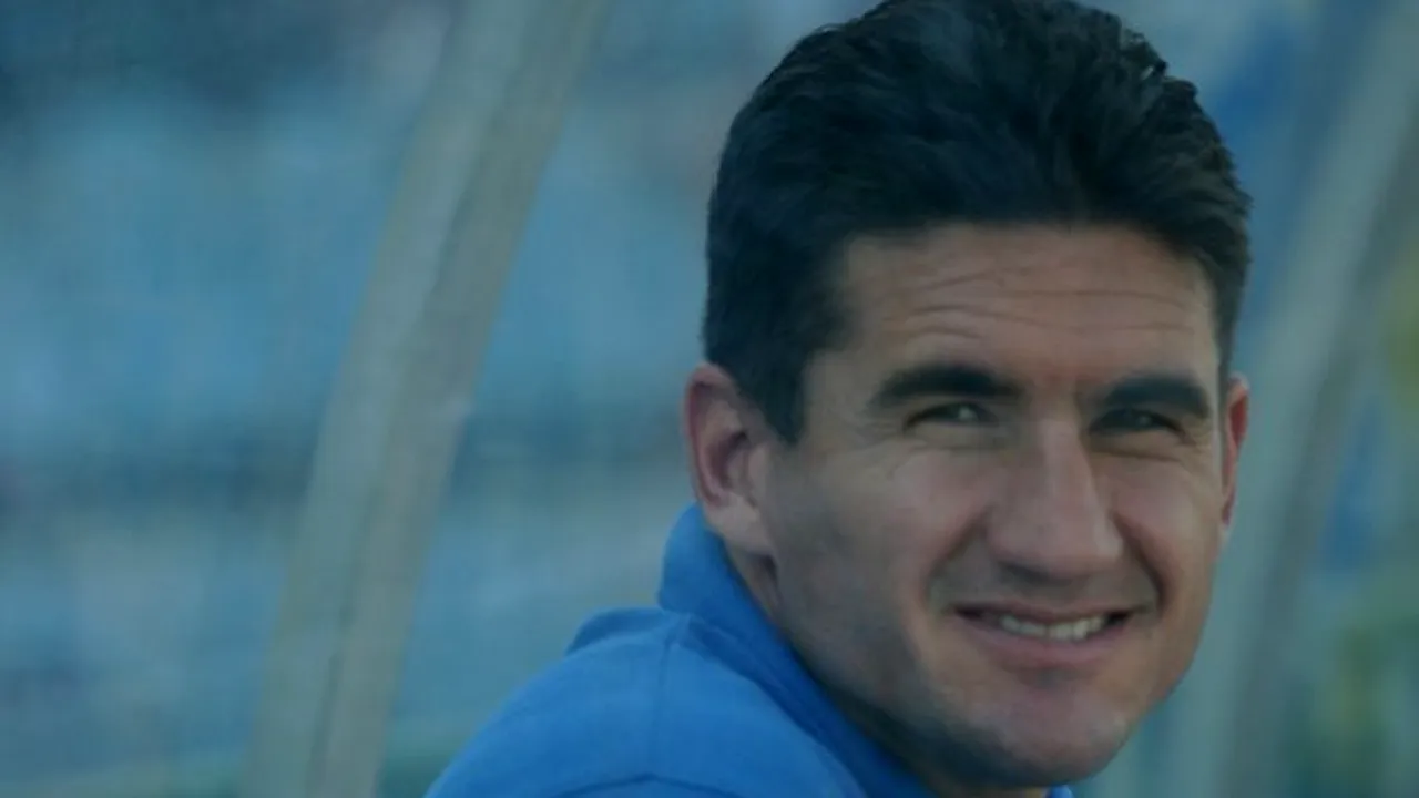 Tinerii fotbalişti români au consumat alcool în timpul Turului de Elită. FRF a decis suspendări drastice şi nu i-a prelungit contractul selecţionerului Stângă