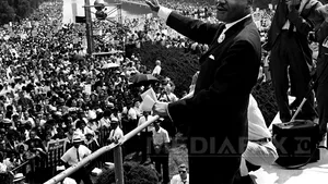 Obama, pe urmele lui Martin Luther King: Preşedintele american va susţine un discurs pe treptele Lincoln Memorial