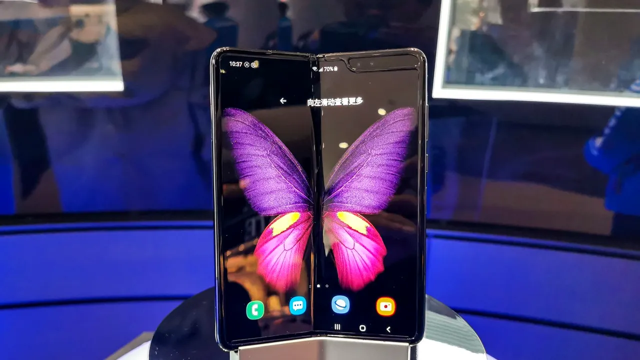 Samsung lanseasă un nou model de smartphone. Senzorul noului telefon este conceput de Sony