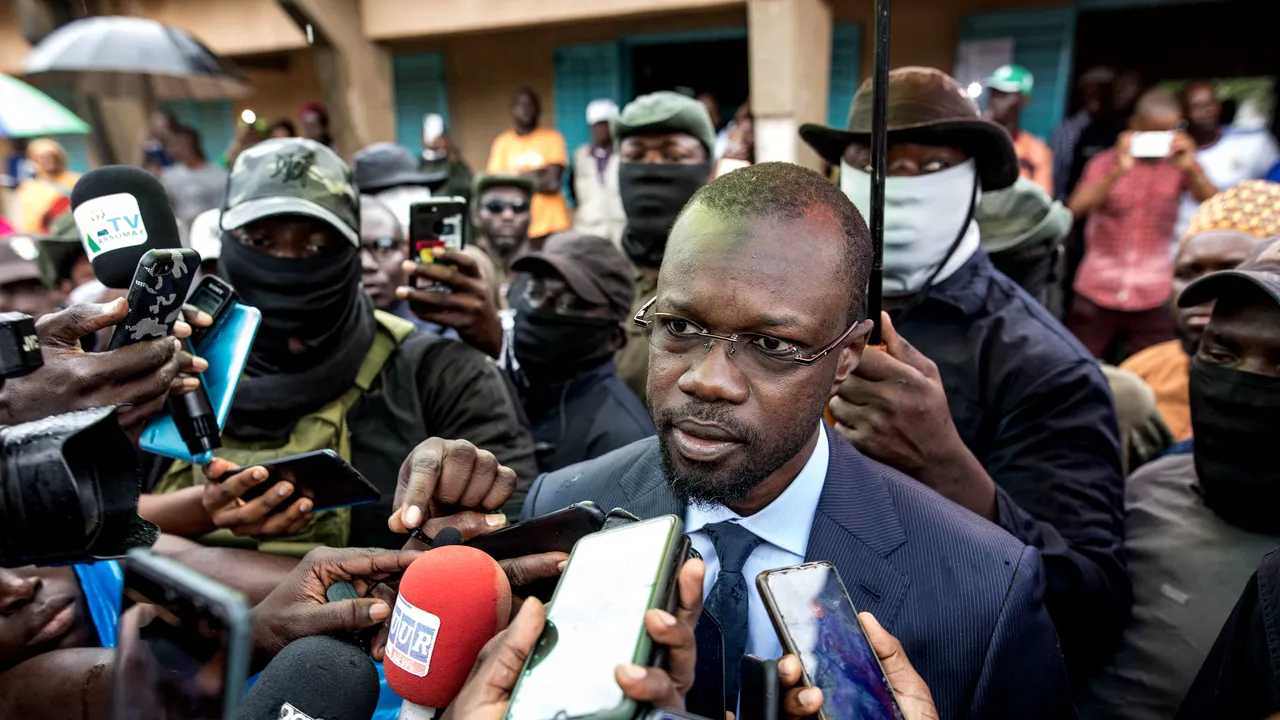 Liderul opoziţiei din Senegal, Ousmane Sonko, va fi judecat pentru acuzaţii de viol