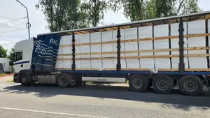 Kilograme de tutun şi mii de ţigarete, oprite la vămile de la Albiţa şi din Galaţi