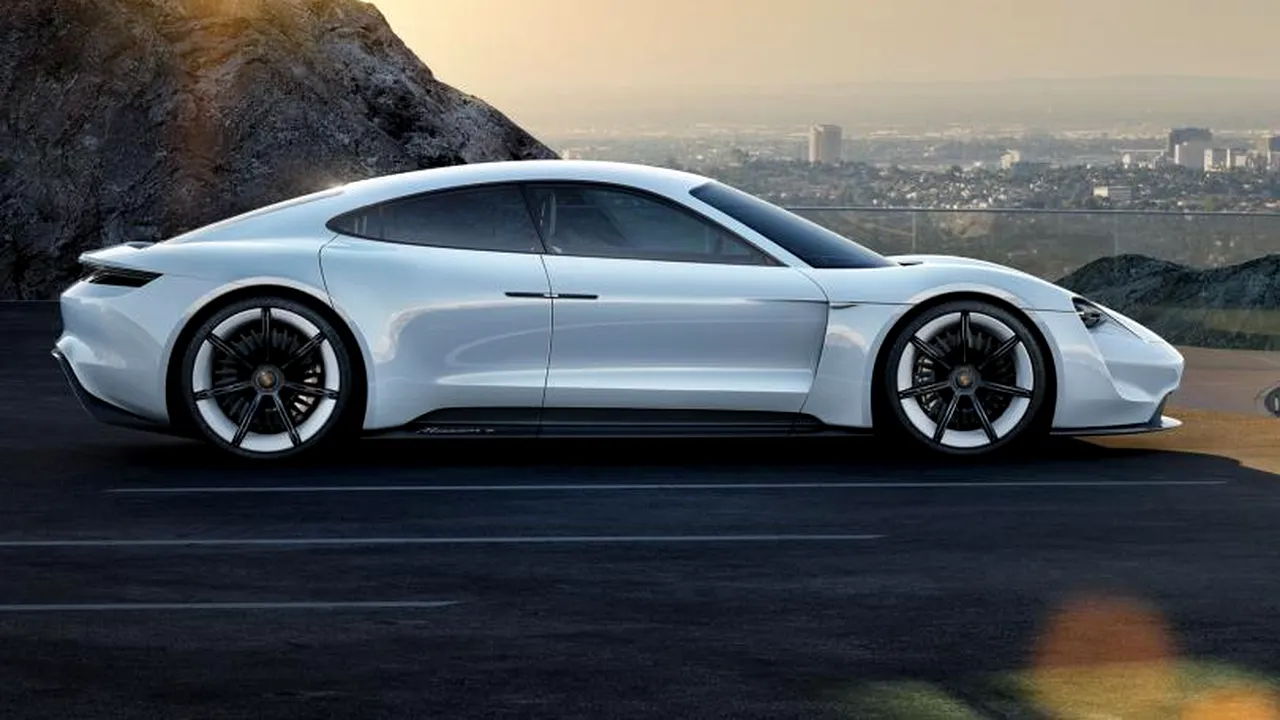 Porsche vrea să ajungă la vânzări de 20.000 de maşini electrice pe an