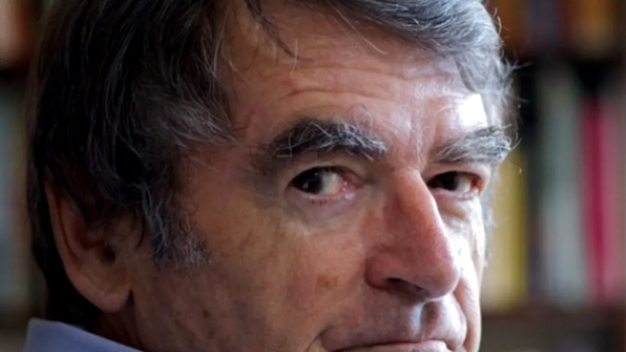 INTERVIU - David Lodge: Cred că scriitorul este o altă persoană în spatele cărţii