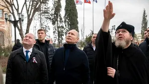 Kievul, nemilos: Putin a venit în Mariupol noaptea, ca un hoţ