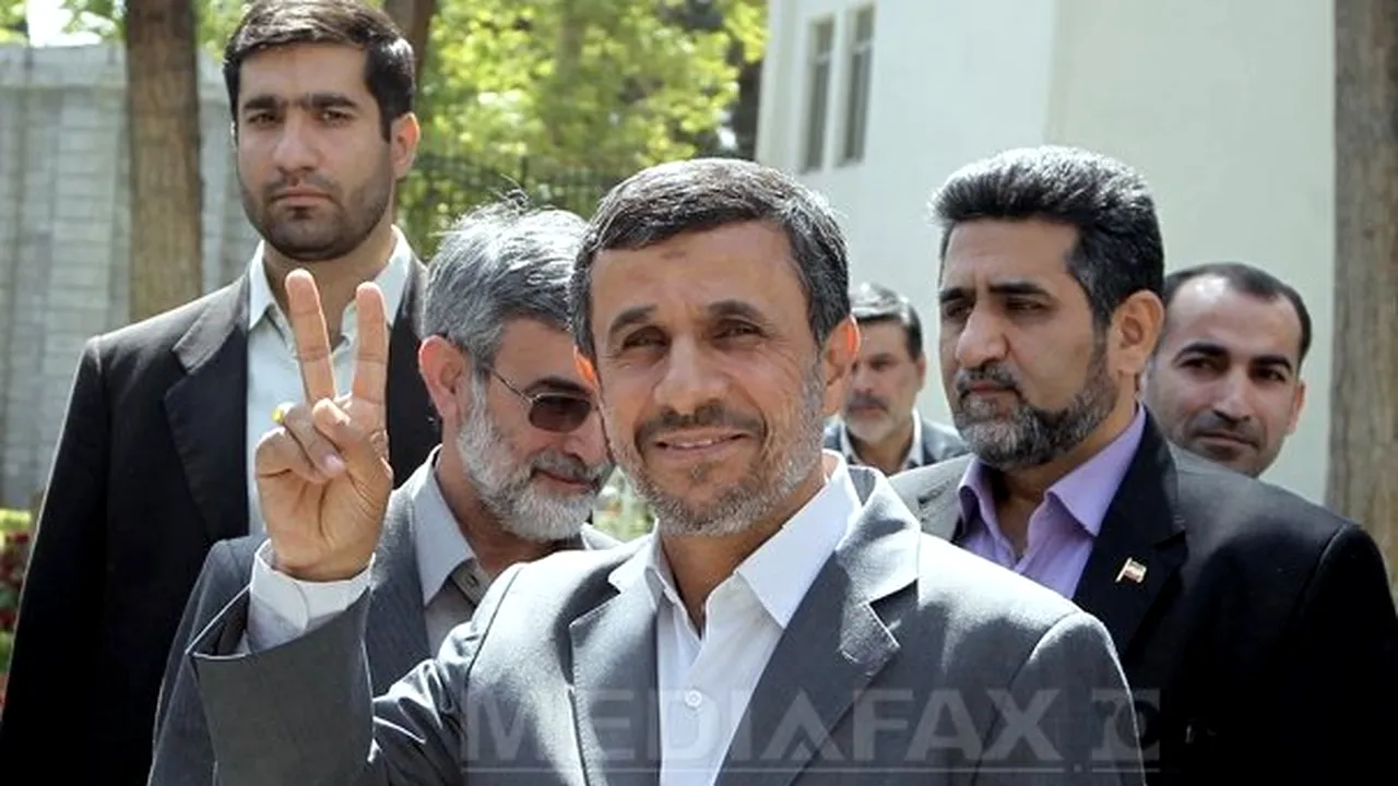 Mahmoud Ahmadinejad şi-a anunţat revenirea pe scena politică