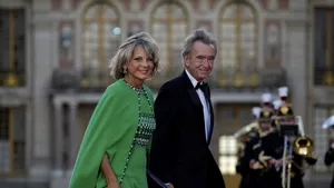 Bernard Arnault pierde titlul de a doua cea mai bogată persoană din lume în favoarea lui Jeff Bezos