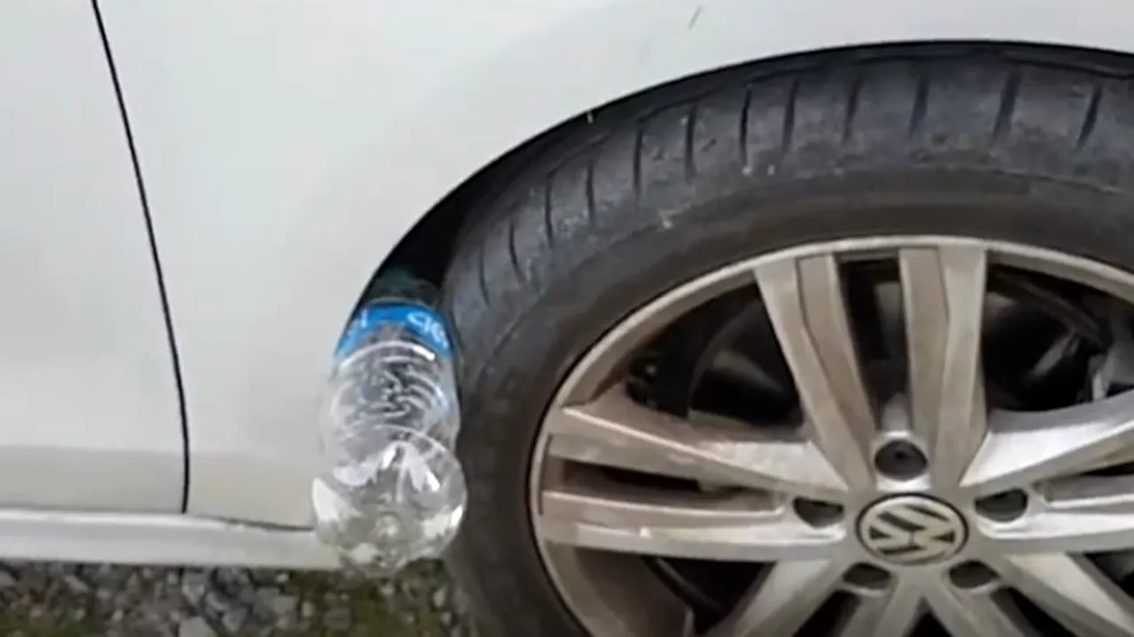Metoda extrem de periculoasă care s-a răspândit în toată lumea: Ce înseamnă dacă găseşti o sticlă de plastic pusă astfel la roata maşinii