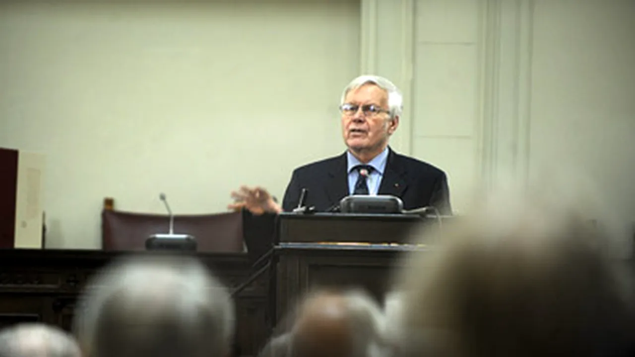 Eugen Simion a promis oraşului Tg. Mureş manuscrisele în facsimil ale lui Eminescu